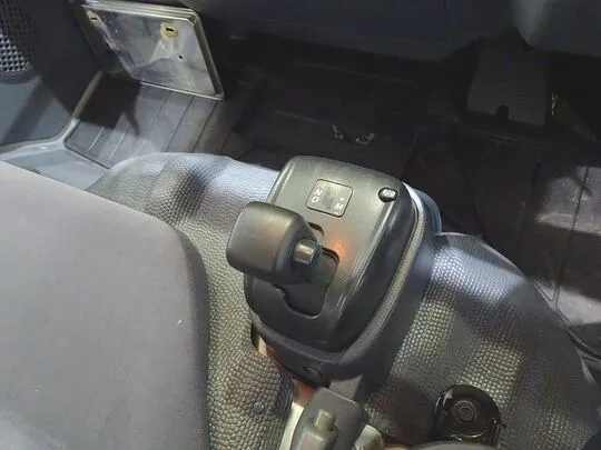 エルフ 1.5t 4WD FFL Sタイヤ 平ボデー