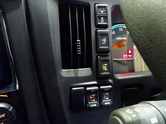 ギガ 14.6t 3軸 2デフ アルミウイング リアエアサス 380ps