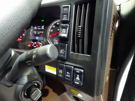 ギガ 14.6t 3軸 2デフ アルミウイング リアエアサス 380ps