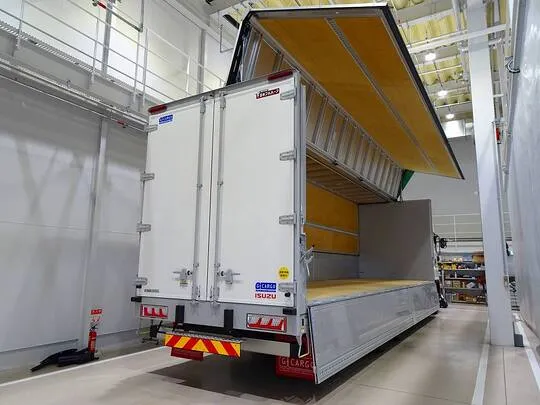 ギガ 14.6t 3軸 2デフ アルミウイング リアエアサス 380ps