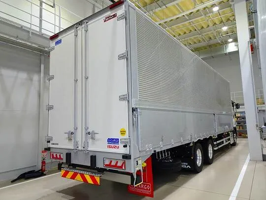 ギガ 14.6t 3軸 2デフ アルミウイング リアエアサス 380ps