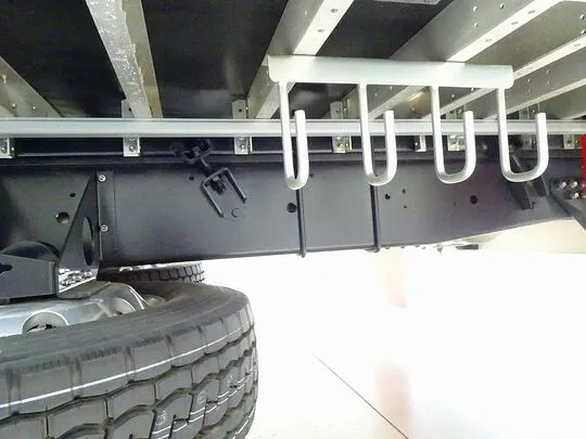 ギガ 14.6t 3軸 2デフ アルミウイング リアエアサス 380ps