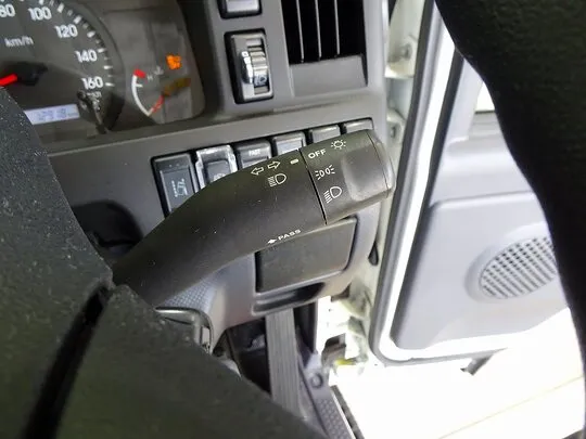 エルフ 2t FFL 標準 平ボデー 総重量5t未満