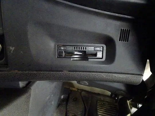 ギガ 13.5t 4軸 アルミウイング リアエアサス 380ps