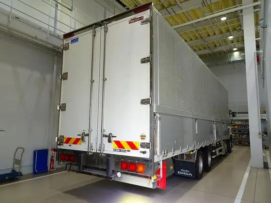 ギガ 13.5t 4軸 アルミウイング リアエアサス 380ps