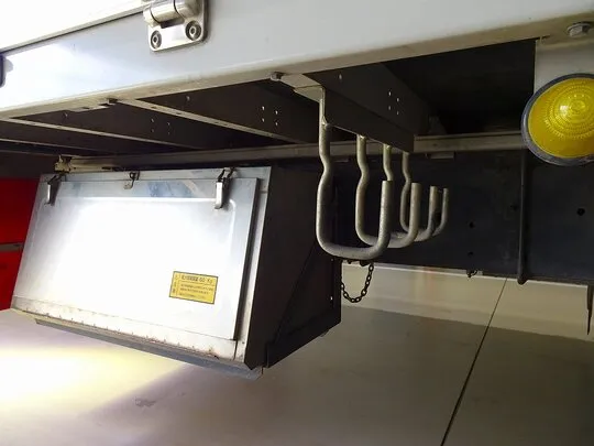 ギガ 13.5t 4軸 アルミウイング リアエアサス 380ps