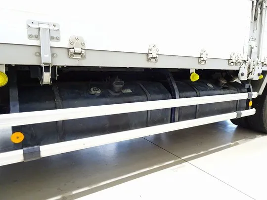 ギガ 13.5t 4軸 アルミウイング リアエアサス 380ps