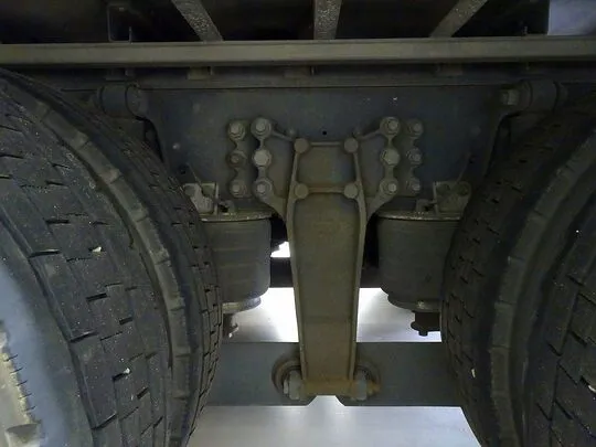 ギガ 13.5t 4軸 アルミウイング リアエアサス 380ps