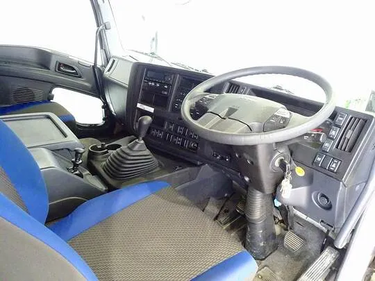 ギガ 13.5t 4軸 アルミウイング リアエアサス 380ps