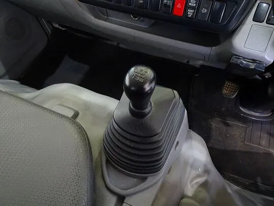 デュトロ 3t FJL 標準ロング タダノ4段クレーン付