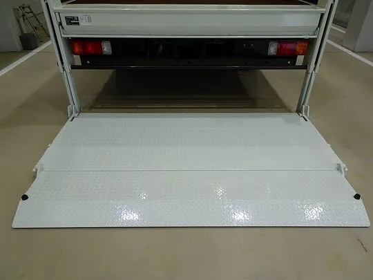 デュトロ 3.5t FJL ワイドロング 2段折れ式垂直P/G付 未使用車