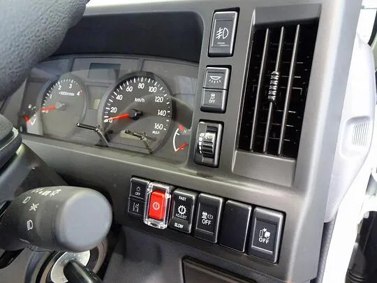 エルフ 1.55t 4WD FFL Wタイヤ 平ボデー 未使用車