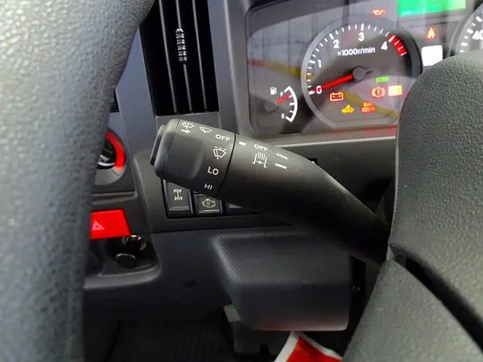 エルフ 1.55t 4WD FFL Wタイヤ 平ボデー 未使用車