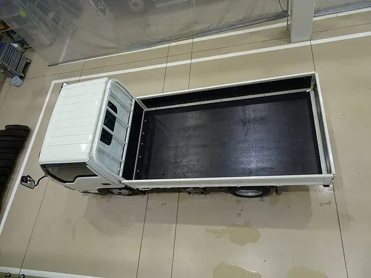 エルフ 1.55t 4WD FFL Wタイヤ 平ボデー 未使用車