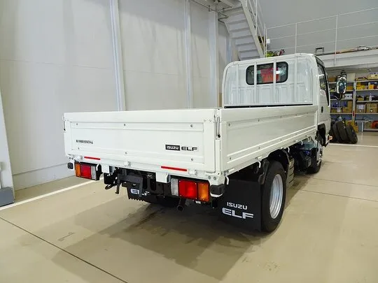 エルフ 1.55t 4WD FFL Wタイヤ 平ボデー 未使用車