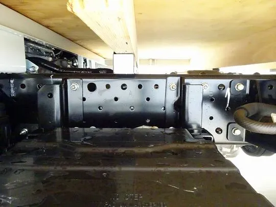 エルフ 1.55t 4WD FFL Wタイヤ 平ボデー 未使用車