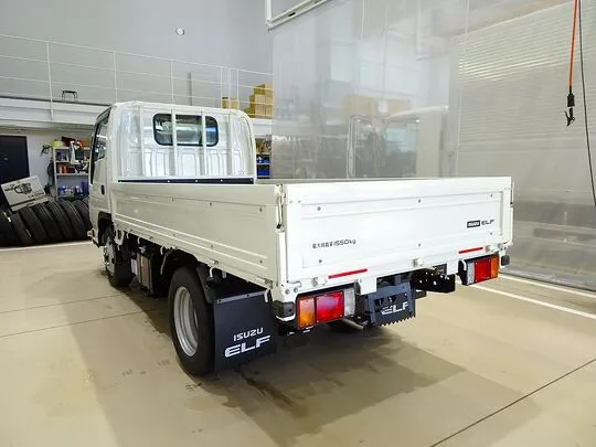 エルフ 1.55t 4WD FFL Wタイヤ 平ボデー 未使用車