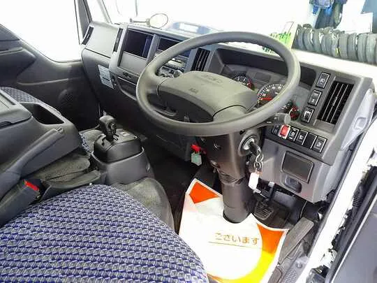 エルフ 1.55t 4WD FFL Wタイヤ 平ボデー 未使用車