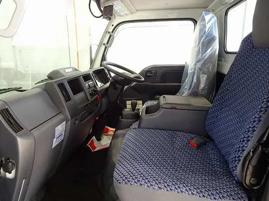 エルフ 1.55t 4WD FFL Wタイヤ 平ボデー 未使用車