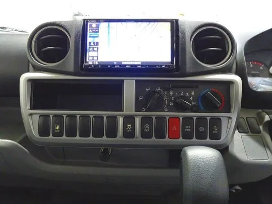 ダイナ 2t FJL 標準セミロング 平ボデー 総重量5t未満