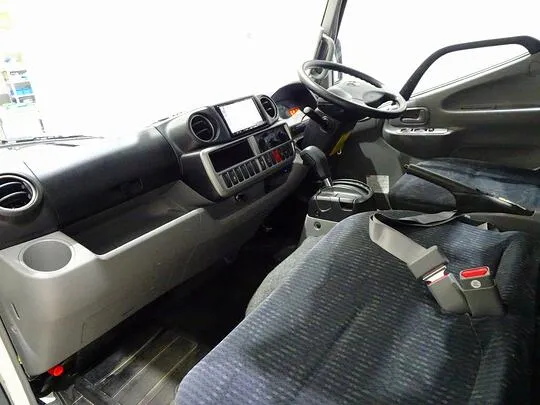 ダイナ 2t FJL 標準セミロング 平ボデー 総重量5t未満