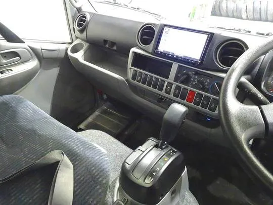 ダイナ 2t FJL 標準セミロング 平ボデー 総重量5t未満