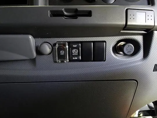 フォワード 2.95t ワイドベッドレス アルミウイング 210ps