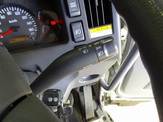 フォワード 2.95t ワイドベッドレス アルミウイング 210ps