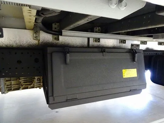 フォワード 2.95t ワイドベッドレス アルミウイング 210ps