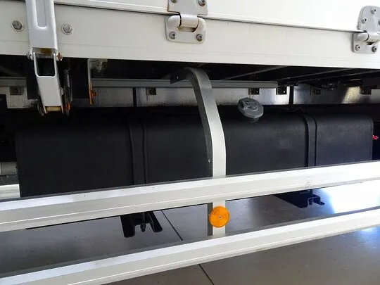 フォワード 2.95t ワイドベッドレス アルミウイング 210ps