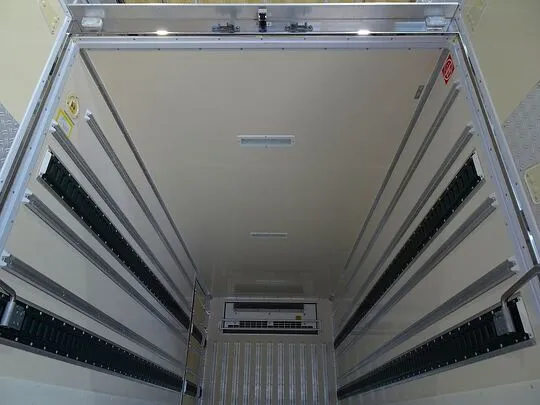 デュトロ 2.95t FJL 標準ロング 中温冷凍車