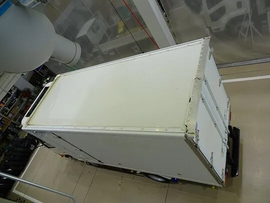 デュトロ 2.95t FJL 標準ロング 中温冷凍車