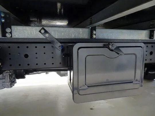 デュトロ 2.95t FJL 標準ロング 中温冷凍車