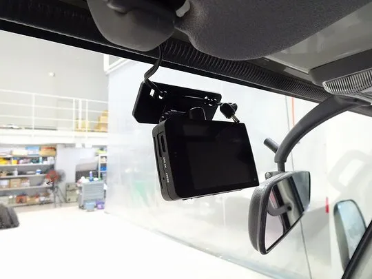 エルフ 2t 4WD FFL 標準 平ボデー 総重量5t未満