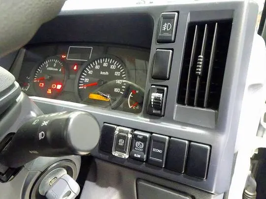 エルフ 2t 4WD FFL 標準 平ボデー 総重量5t未満