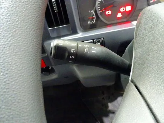 エルフ 2t 4WD FFL 標準 平ボデー 総重量5t未満