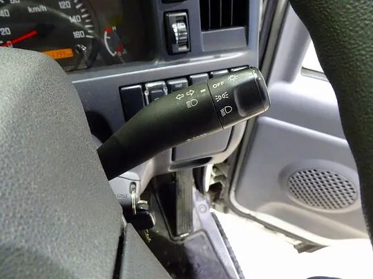 エルフ 2t 4WD FFL 標準 平ボデー 総重量5t未満