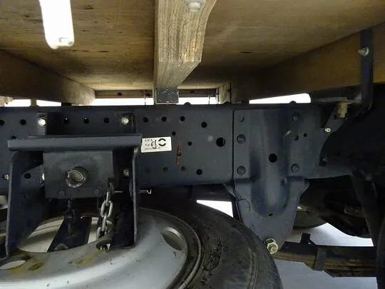 エルフ 2t 4WD FFL 標準 平ボデー 総重量5t未満