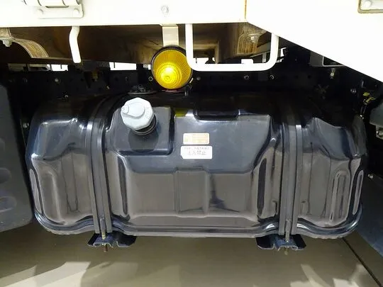 エルフ 2t 4WD FFL 標準 平ボデー 総重量5t未満