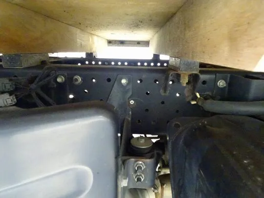 エルフ 2t 4WD FFL 標準 平ボデー 総重量5t未満