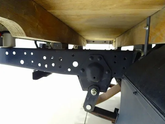 エルフ 2t 4WD FFL 標準 平ボデー 総重量5t未満