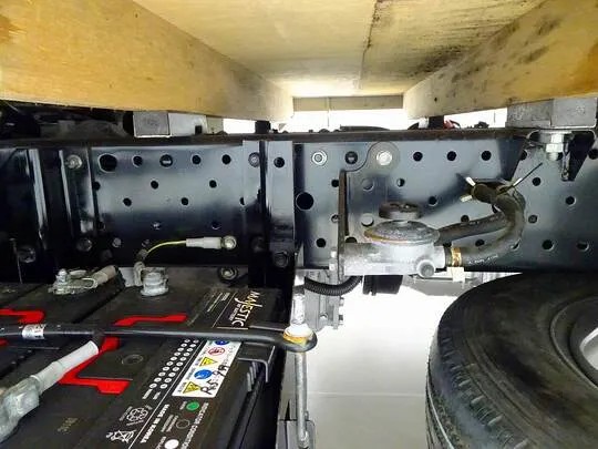 エルフ 2t FFL 標準 平ボデー 総重量5t未満