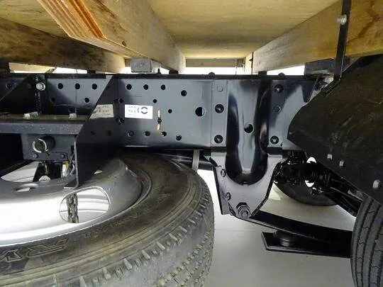 エルフ 2t FFL 標準 平ボデー 総重量5t未満