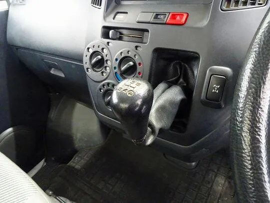 ライトエーストラック DX 0.75t 4WD Sタイヤ 平ボデー ガソリン