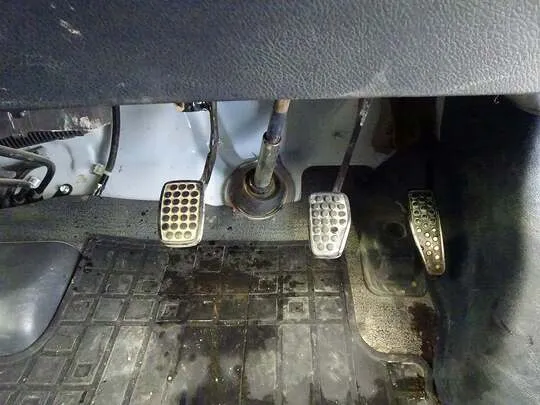 ライトエーストラック DX 0.75t 4WD Sタイヤ 平ボデー ガソリン