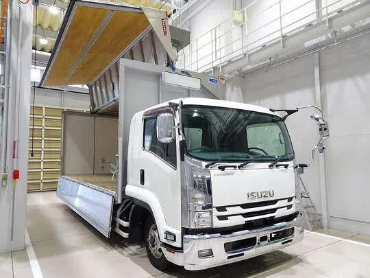 フォワード 2.9t ワイドベッド付 アルミウイング 210ps