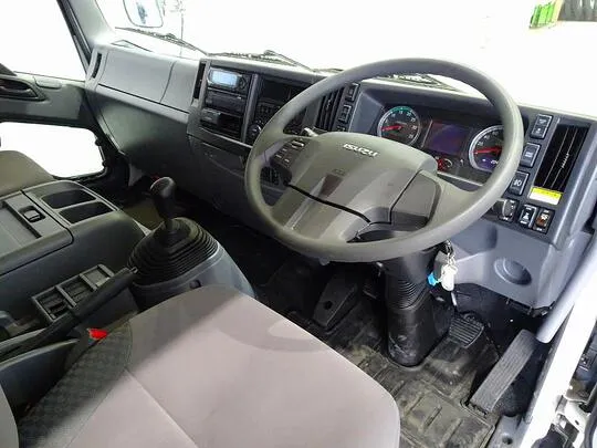 フォワード 2.9t ワイドベッド付 アルミウイング 210ps