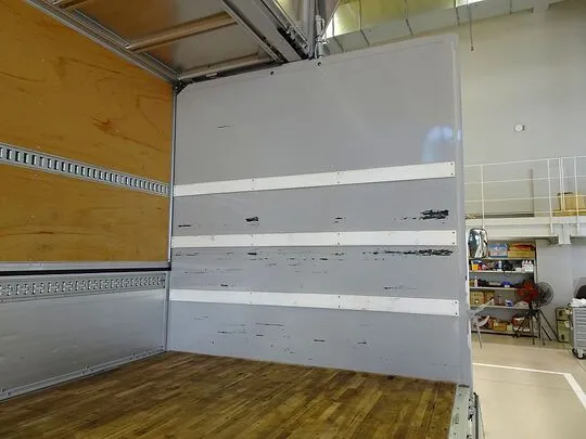 フォワード 2.25t ワイドベッド付 アルミウイング 格納ゲート付 リアエアサス 210ps