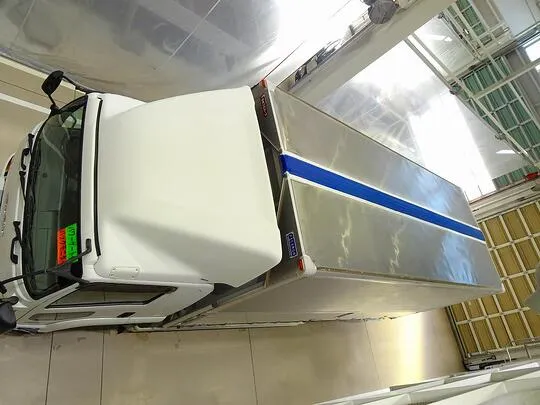 フォワード 2.25t ワイドベッド付 アルミウイング 格納ゲート付 リアエアサス 210ps