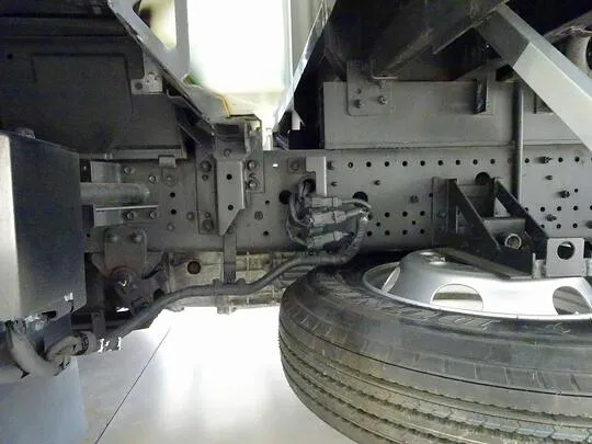 フォワード 2.25t ワイドベッド付 アルミウイング 格納ゲート付 リアエアサス 210ps